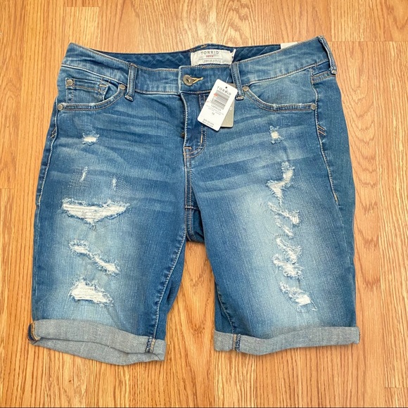 New With Tags torrid Bermuda shorts - Picture 3 of 9